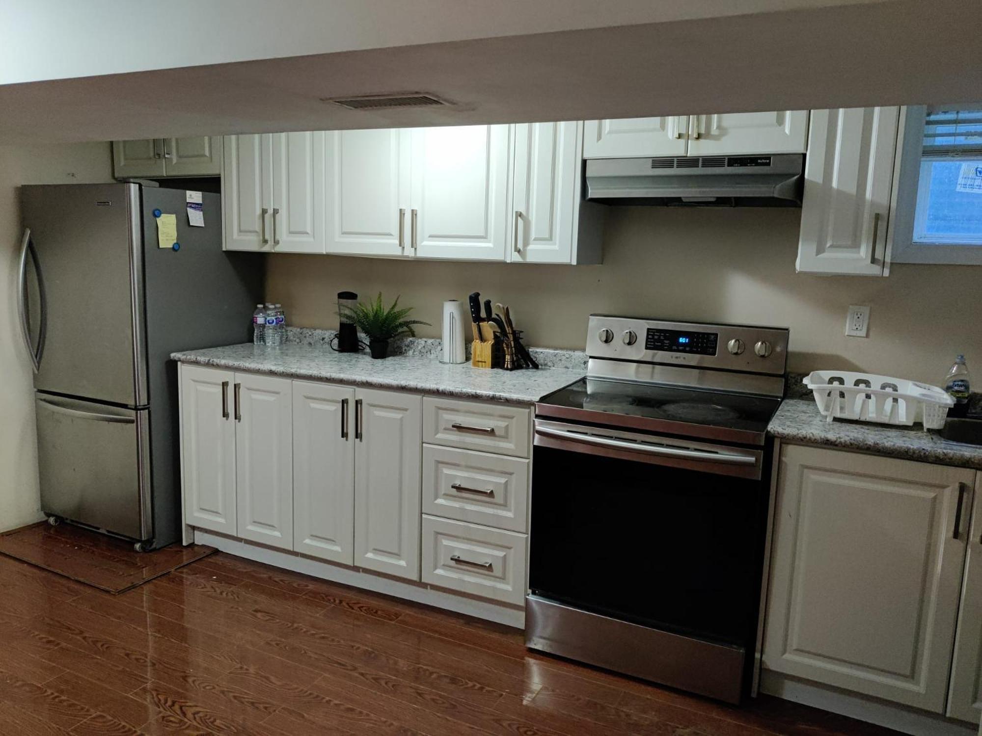 Spacious Mbr Near Kennedy Subway & Go Toronto Zewnętrze zdjęcie